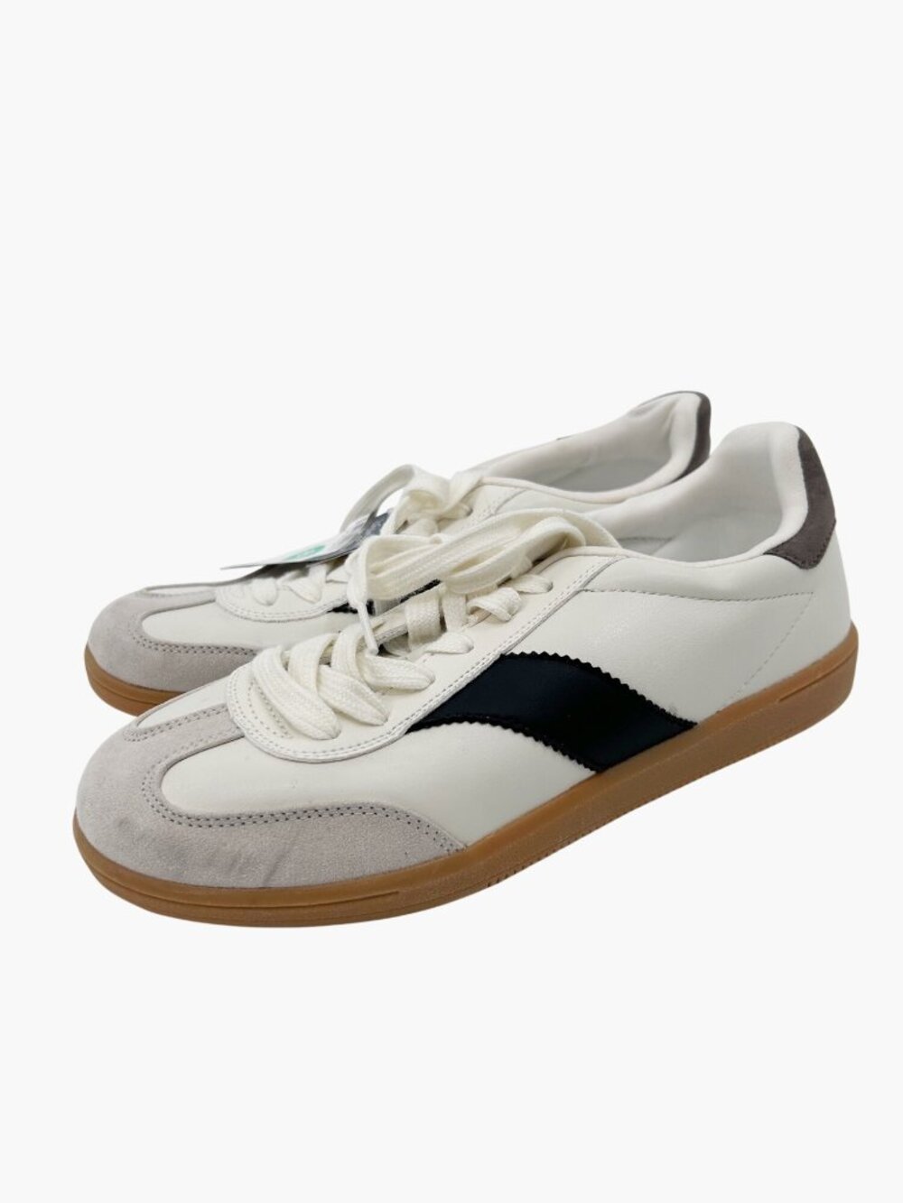 NEW Universal Thread Spencer Sneakers with Memory Foam Insole - White
